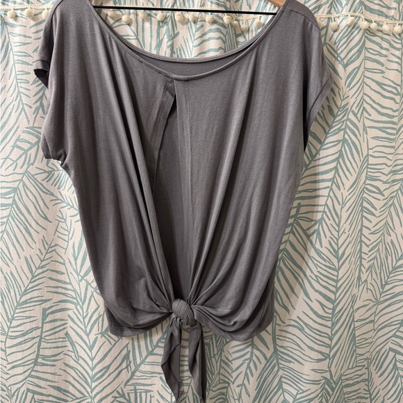 Vermilli Hawaii Open Back Scoop Neck Tee - Picture 2 of 4